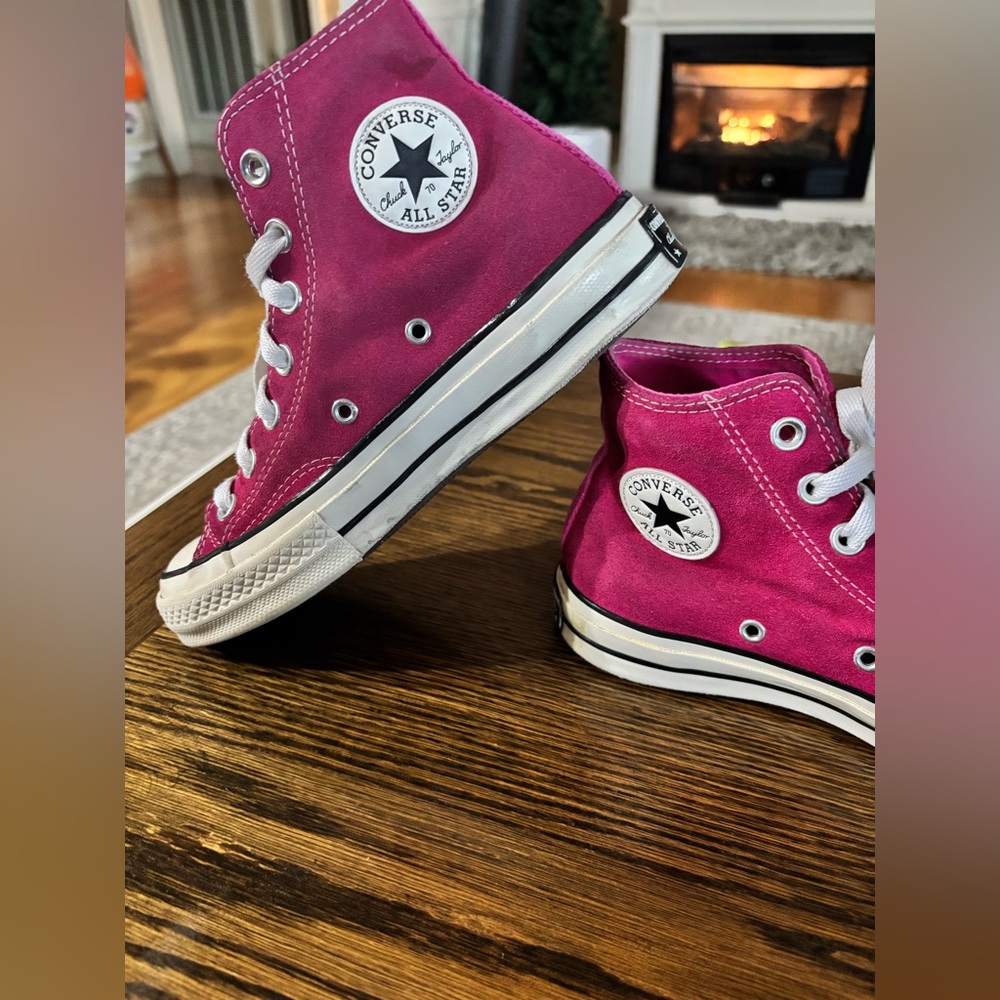 Converse shoes Chuck Taylor high top women’s size 5.5 hot pink suede